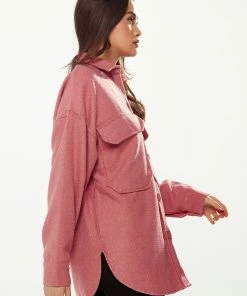 Liquorish Shirt with Oversized Pocket in Pink -Liquorish Sales Store 0043a976e50b46589b92107c7a4c1049