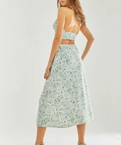 Liquorish Green Floral Halterneck Crop Top 9 Liquorish Green Floral Halterneck Crop Top -Liquorish Sales Store 0080dc0f374543a59a76a32d6be28c2d