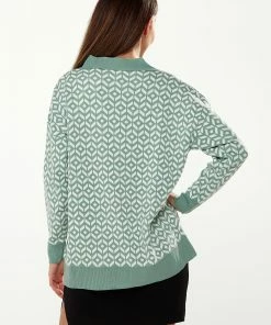 Liquorish Geometric Pattern Cardigan in Green & Off White -Liquorish Sales Store 00b35a6bbc284df9bc2e2414e22d65f2