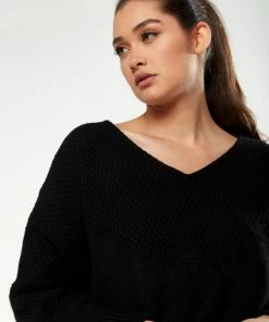 Liquorish V-Neck Jumper in Black 9 Liquorish V-Neck Jumper in Black -Liquorish Sales Store 028a4e09b9204de28e79d28bdbf03a71 scaled