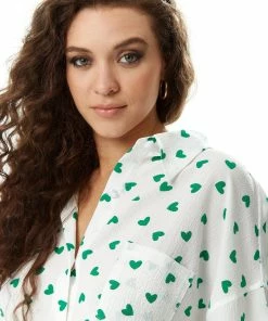 Liquorish Green Heart Print Shirt in White -Liquorish Sales Store 0b64cf01c719444a9f767d7dea3ea489 scaled