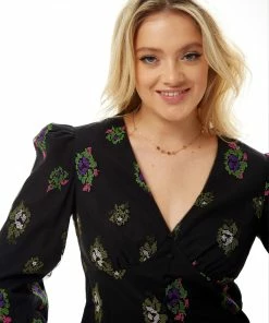 Liquorish Black Embriodered Top with Mesh Sleeves -Liquorish Sales Store 0d87055abf1a4bf096ec1cbc2e89c715 scaled