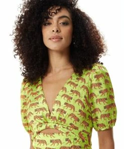 Liquorish Tiger Print Midi Dress with Cut Out Front in Pistachio - Yellow -Liquorish Sales Store 176bd5d304a5435b99cab8ca7af25fce scaled