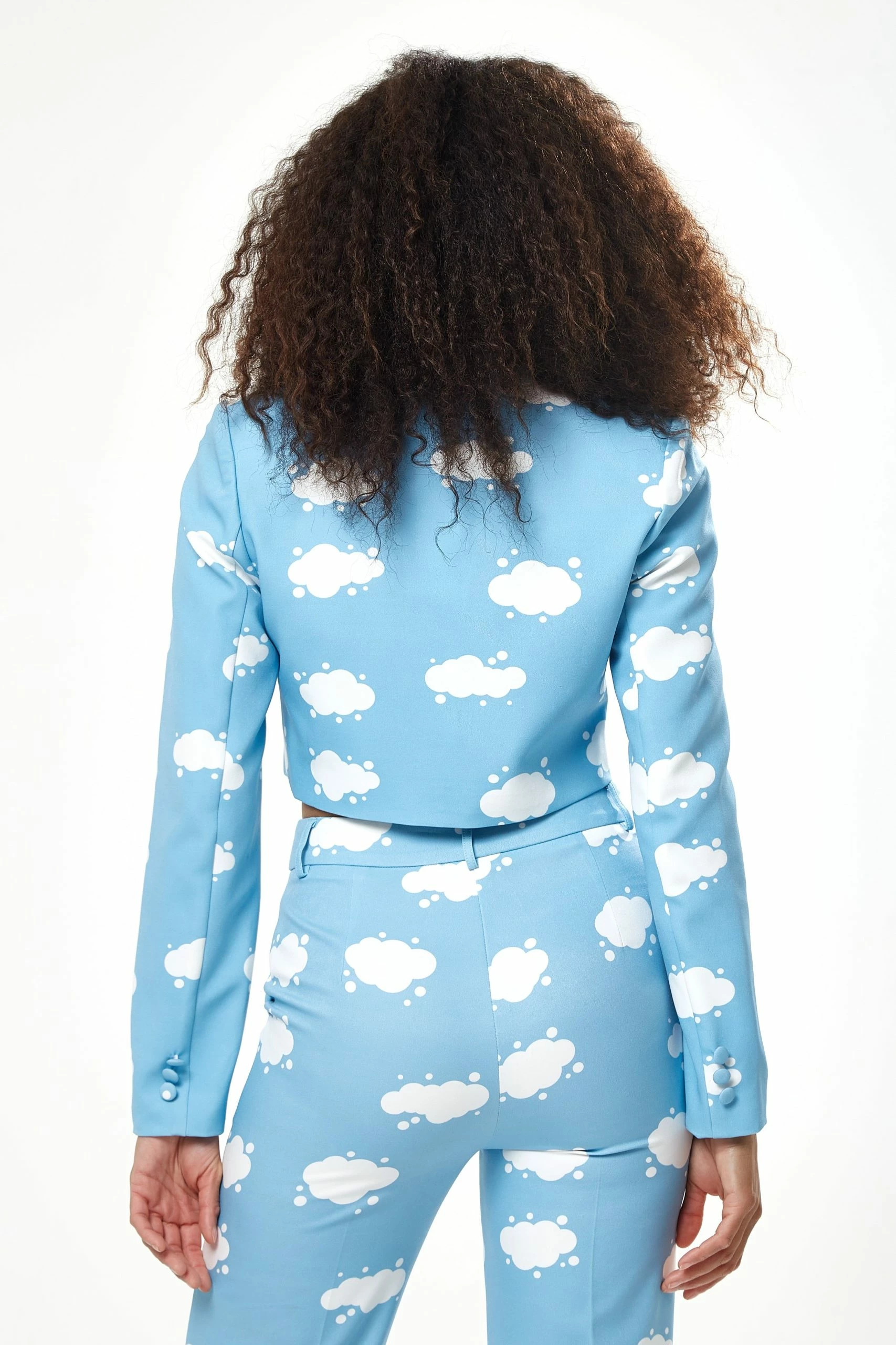 Liquorish Cloud Print Crop Blazer in Blue 7 Liquorish Cloud Print Crop Blazer in Blue - Image 5