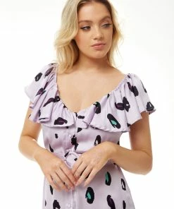 Liquorish Belted Midi Dress with Off Shoulder Sleeves in Lilac Animal Print -Liquorish Sales Store 184a134bff954c64bb5de9a00c750e77 scaled
