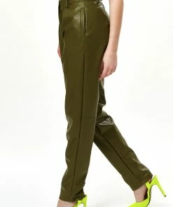 Liquorish Tapered Leather Look Trousers with Pleated Detail in Khaki -Liquorish Sales Store 1872663799164968ad82b91cabbcedb5 scaled