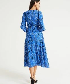 Liquorish Painterly Floral Print Midi Dress in Blue 12 Liquorish Painterly Floral Print Midi Dress in Blue -Liquorish Sales Store 1e374ed6fe25478f8ced5758a4beb942 scaled