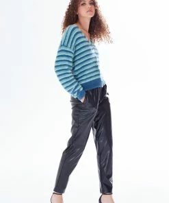 Liquorish textured striped cardigan in blue, turquoise & white tones -Liquorish Sales Store 2d641031065142c18869ec911e11afee scaled