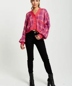 Liquorish Check V-Neck Button Down Cardigan in Pink -Liquorish Sales Store 3373128899c4424b9834188e9aaa0df5 scaled