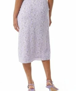 Liquorish Floral Midi Skirt in Lilac -Liquorish Sales Store 36a7df6e799045a3ab0117bbd4376337 scaled
