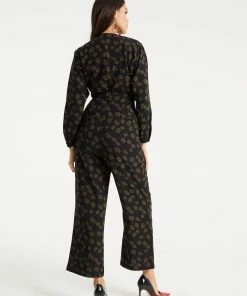 Liquorish Floral Jumpsuit in Black -Liquorish Sales Store 3bcc6b11a60b416c9d20a01daded4850 scaled