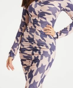 Liquorish Overscale Houndstooth Print Midi Dress with High Neck & Ruching Detail - Multicolour 10 Liquorish Overscale Houndstooth Print Midi Dress with High Neck & Ruching Detail - Multicolour -Liquorish Sales Store 3d2ee2435eb9470890ea6fe52fd53ae8 scaled