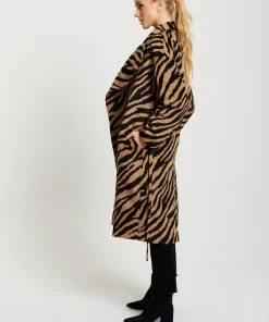 Liquorish Zebra Print Longline Coat in Brown and Black -Liquorish Sales Store 3f9ca0c12ce24b638095db83637fddc2 scaled