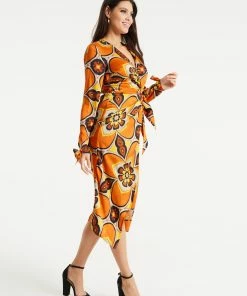 Liquorish Floral Midi Wrap Dress in Orange and Yellow 11 Liquorish Floral Midi Wrap Dress in Orange and Yellow -Liquorish Sales Store 3fe09ad6d19d4d90a778ee2c575c568d scaled
