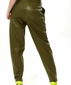 Liquorish Tapered Leather Look Trousers with Pleated Detail in Black -Liquorish Sales Store 48381c8ea0eb4cef83bd4115f46fe253 scaled