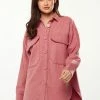 Liquorish Shirt with Oversized Pocket in Pink -Liquorish Sales Store 4bd706a7b2644e78a778b370751fb6e3