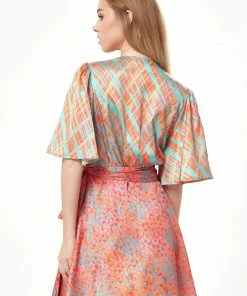 Liquorish Orange Printed Mini Wrap Dress with Kimono Sleeves 8 Liquorish Orange Printed Mini Wrap Dress with Kimono Sleeves -Liquorish Sales Store 50b2657ccc25410db8dfaa41f896b1df scaled