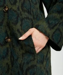 Liquorish Leopard Print Longline Coat in Khaki 12 Liquorish Leopard Print Longline Coat in Khaki -Liquorish Sales Store 50bca32094fe4811b41e0920ddab0c53 scaled