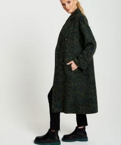 Liquorish Leopard Print Longline Coat in Khaki 10 Liquorish Leopard Print Longline Coat in Khaki -Liquorish Sales Store 51fb888c3fb641c9b2983e200eb89789 scaled