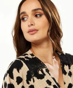 Liquorish Animal Print Midi Wrap Dress with Kimono sleeves in Cream -Liquorish Sales Store 569cb172771b42c191613d14510e0182