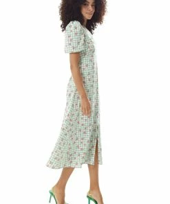 Liquorish Gingham and Floral Midi Dress in Green and White with Trim Lace Collar 9 Liquorish Gingham and Floral Midi Dress in Green and White with Trim Lace Collar -Liquorish Sales Store 62c071ee31e24af8a8ebfc1845b70857 scaled