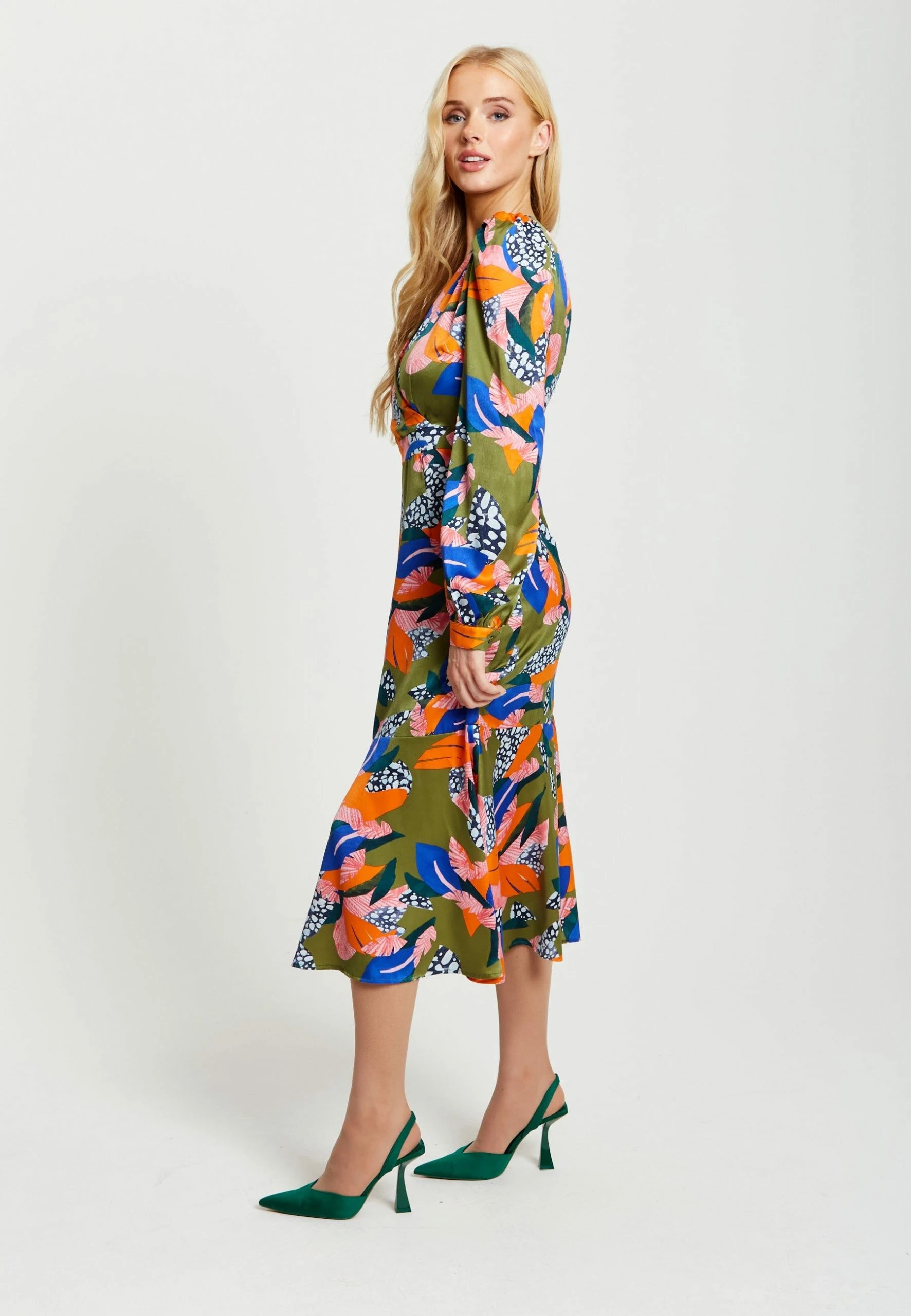 Liquorish Abstract Leaf Print Midi Dress in Olive - Multicolour 4 Liquorish Abstract Leaf Print Midi Dress in Olive - Multicolour - Image 2