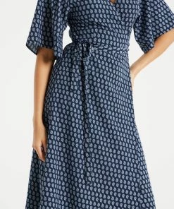 Liquorish Navy Floral Midi Wrap Dress with Kimono Sleeves - Blue/Navy -Liquorish Sales Store 7920aab5386e46fcb7a7ada2335a92cd scaled