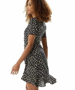 Liquorish Floral Mini Wrap Dress in Black -Liquorish Sales Store 79271272256c486d919f5862425b14e5 scaled