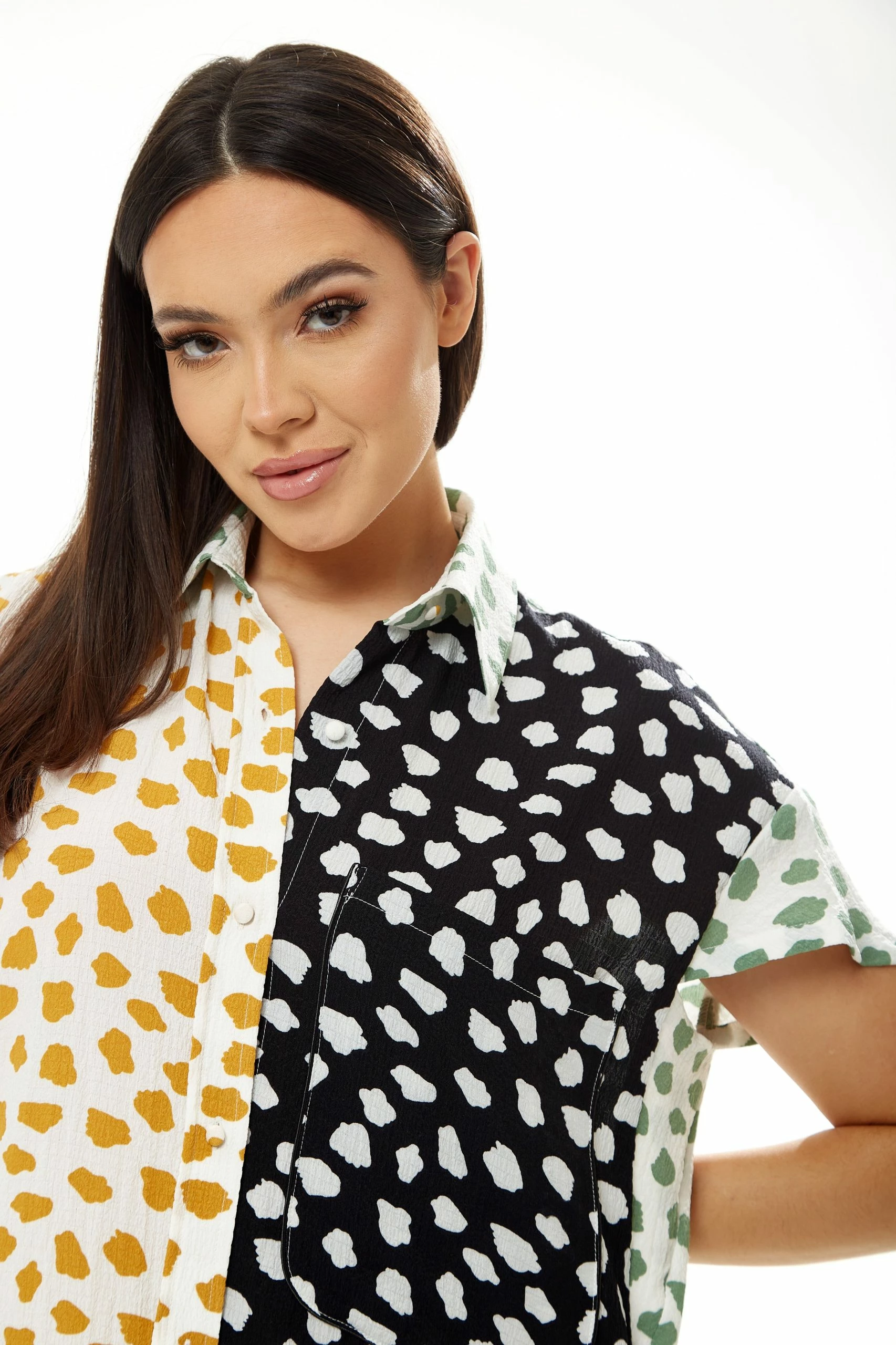 Liquorish Animal Print Oversized Shirt Dress with Green Collar - Multicolour 6 Liquorish Animal Print Oversized Shirt Dress with Green Collar - Multicolour - Image 4