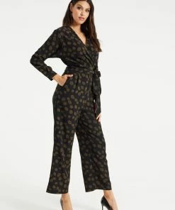 Liquorish Floral Jumpsuit in Black -Liquorish Sales Store 8782cec1f7754056b968eab41e3fe56b scaled