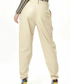 Liquorish Tapered Leather Look Trousers with Pleated Detail in Cream 10 Liquorish Tapered Leather Look Trousers with Pleated Detail in Cream -Liquorish Sales Store 8911ea480b2d422c82204a5e53e6f1d5 scaled