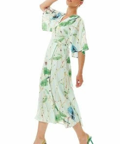 Liquorish Bird Print Midi Wrap Dress in Mint Green -Liquorish Sales Store 8de172e740614e4491cb858880d205b5 scaled