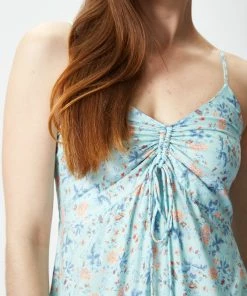 Liquorish Light Blue Floral Cami Maxi Dress with Contrast Hem - Multicolour 11 Liquorish Light Blue Floral Cami Maxi Dress with Contrast Hem - Multicolour -Liquorish Sales Store 8e6014c74ec34852a20eb91f7af7adcd scaled