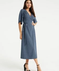 Liquorish Navy Floral Midi Wrap Dress with Kimono Sleeves - Blue/Navy -Liquorish Sales Store 942ddc69009e481e9b7fe962bd02c0ba scaled