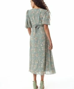 Liquorish Floral Midi Dress with Tie Waist in Mint Green 10 Liquorish Floral Midi Dress with Tie Waist in Mint Green -Liquorish Sales Store 97d789c2a4ad4c9fb3c87f4c1bbaee8d scaled