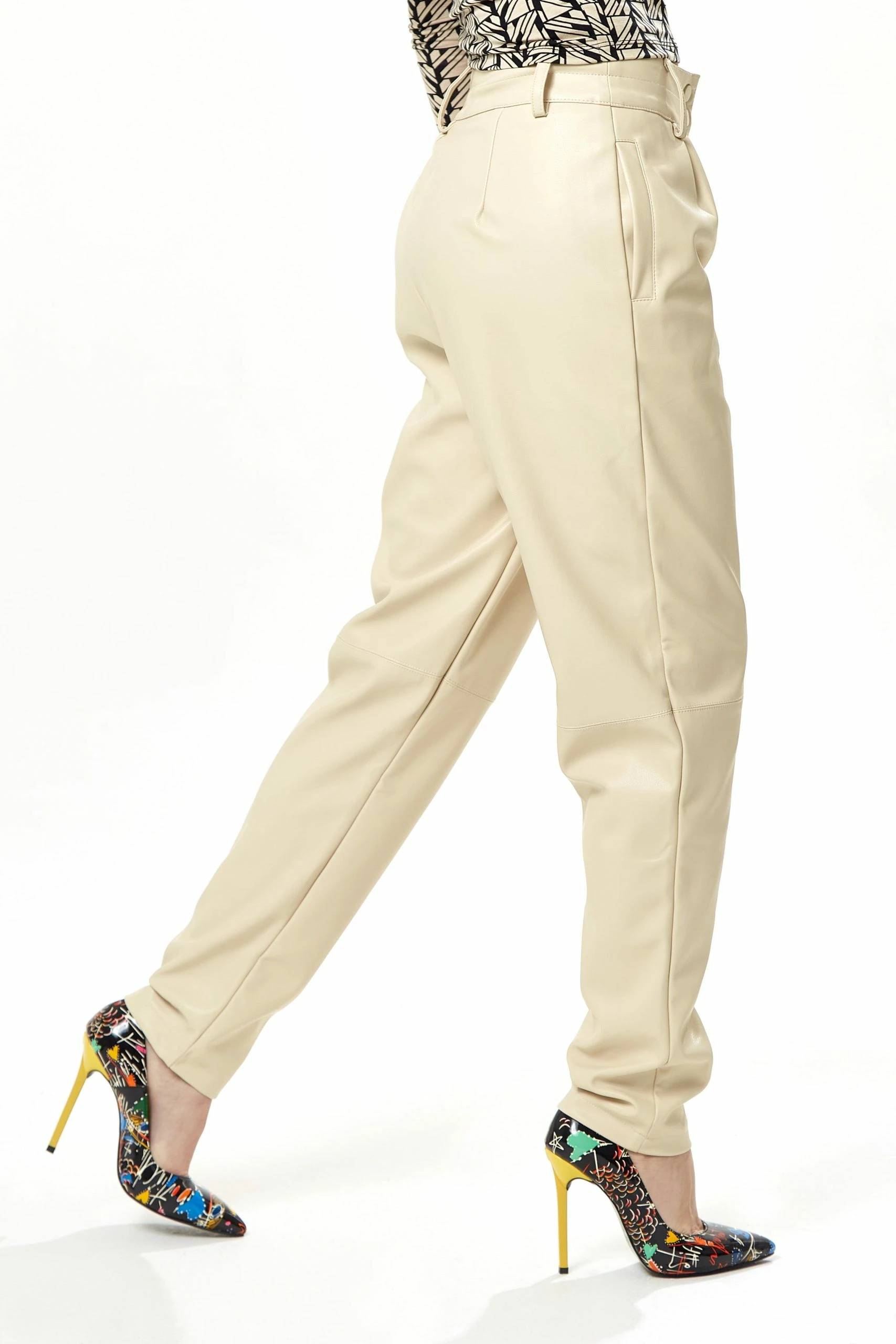 Liquorish Tapered Leather Look Trousers with Pleated Detail in Cream 5 Liquorish Tapered Leather Look Trousers with Pleated Detail in Cream - Image 3