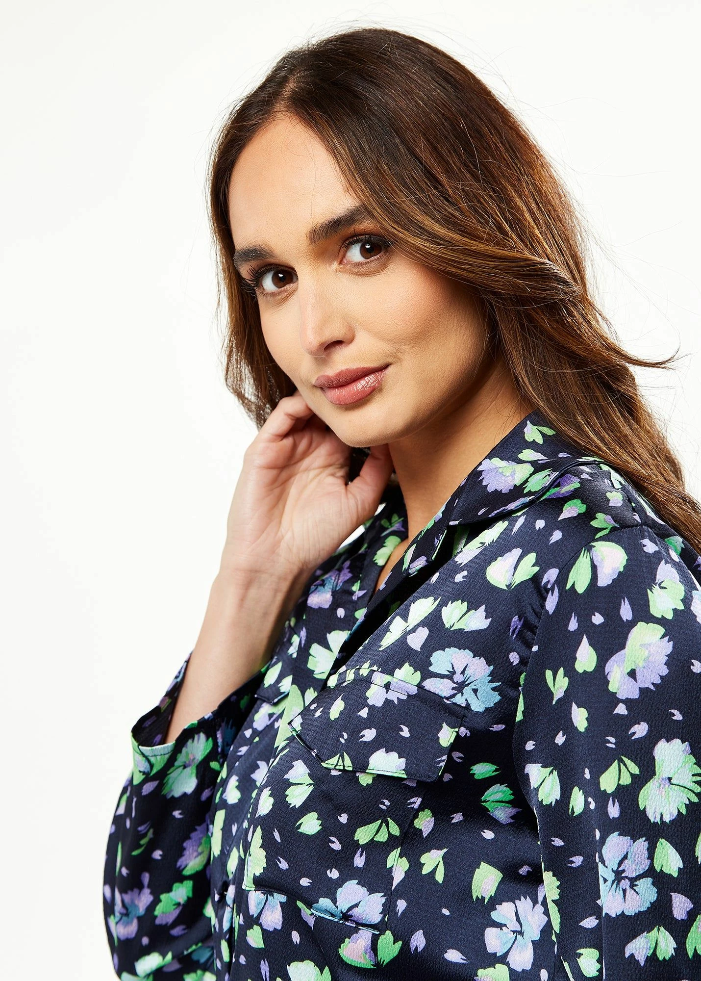 Liquorish Floral Print Shirt Dress in Multicolour & Navy 7 Liquorish Floral Print Shirt Dress in Multicolour & Navy - Image 5