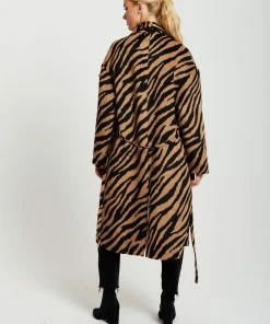 Liquorish Zebra Print Longline Coat in Brown and Black -Liquorish Sales Store a7ae07a88e194bda8755a41274f7bb56 scaled