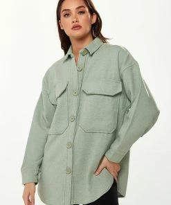 Liquorish Shirt with Oversized Pocket Details in Green