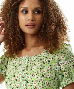 Liquorish Green Floral Midi Dress with Trim Lace Details -Liquorish Sales Store b2be12c2aa214699918b0574fbf13900 scaled