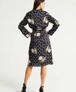Liquorish Pink Floral Print Shirt Dress in Black 13 Liquorish Pink Floral Print Shirt Dress in Black -Liquorish Sales Store b8be664d583a4c87881248275c61d841 scaled