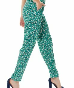 Liquorish Stroke Print Trousers in Green -Liquorish Sales Store bd8a3febfafb4c3b84a1a3e72dc7f372 scaled