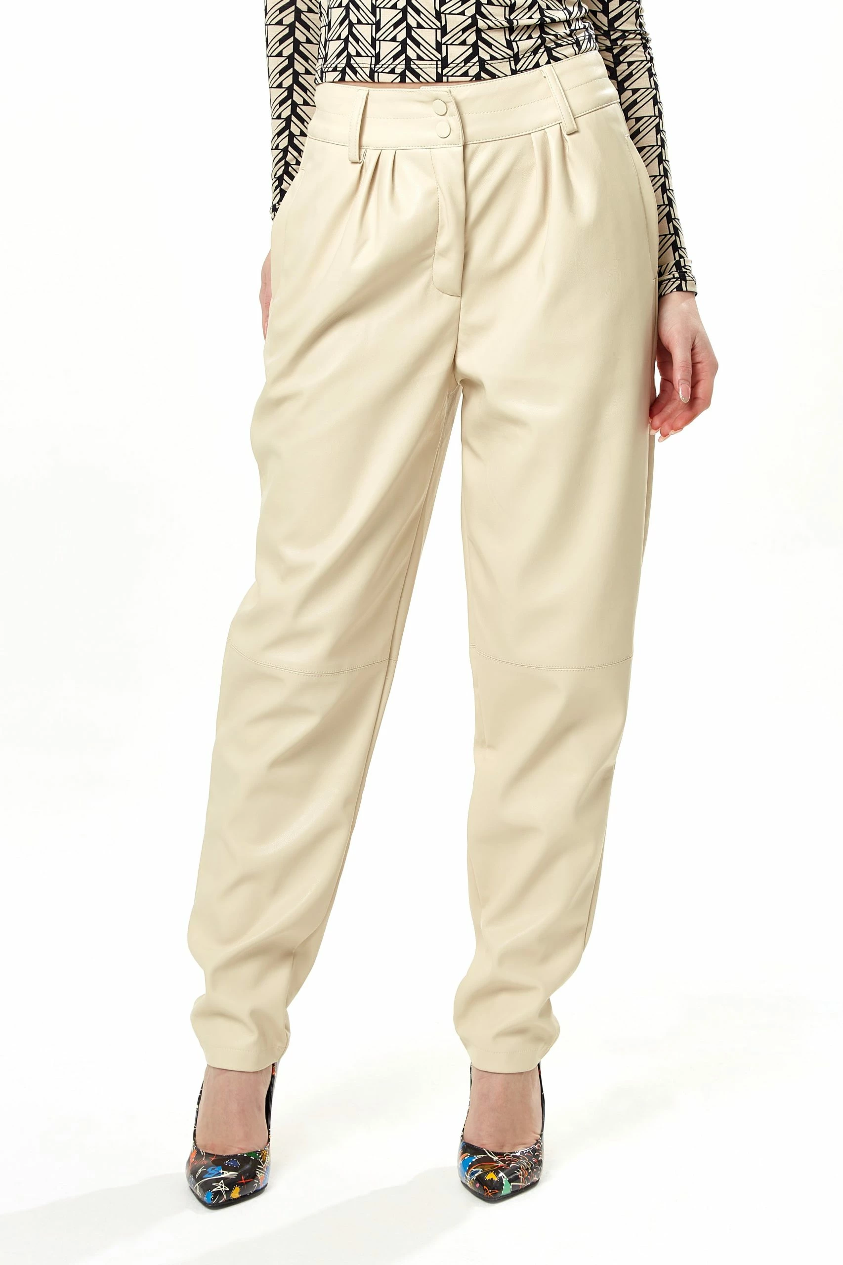 Liquorish Tapered Leather Look Trousers with Pleated Detail in Cream 4 Liquorish Tapered Leather Look Trousers with Pleated Detail in Cream - Image 2