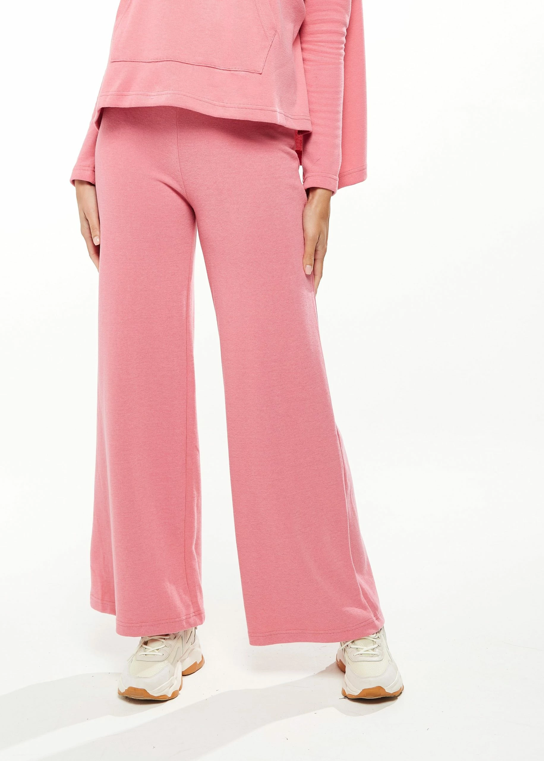Liquorish Wide-leg Tracksuit Pant in Pink 4 Liquorish Wide-leg Tracksuit Pant in Pink - Image 2