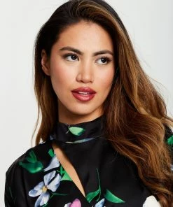 Liquorish Elegant Floral Print Mini Wrap Dress with Cut Out Detail - Multicolour -Liquorish Sales Store c4c125bcfeca4ba9b57c9c29277672a5 scaled