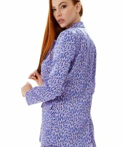 Liquorish Stroke Print Blazer in Purple -Liquorish Sales Store c8bc72a99034410fb725c0248d80d834 scaled