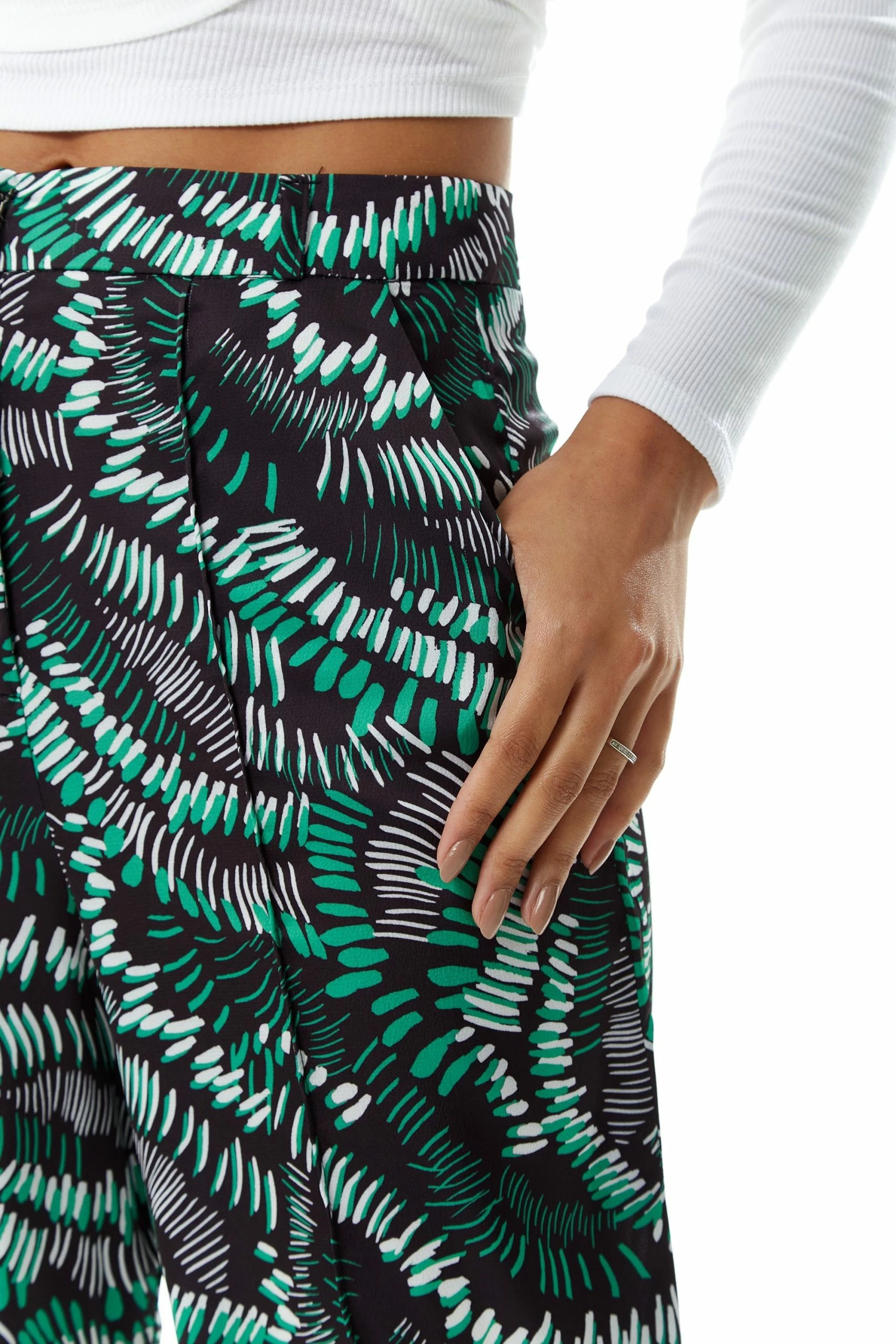 Liquorish Abstract Print Wide Leg Trousers in Green 6 Liquorish Abstract Print Wide Leg Trousers in Green - Image 4