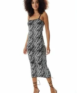 Liquorish Knitted Dress in Black and White Zebra Pattern - Black/White