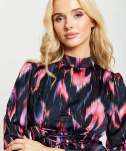 Liquorish Abstract Ikat Print Midi Lace up dress in Black and Pink 10 Liquorish Abstract Ikat Print Midi Lace up dress in Black and Pink -Liquorish Sales Store cd08b81a410348108beceb23a12700b5 scaled