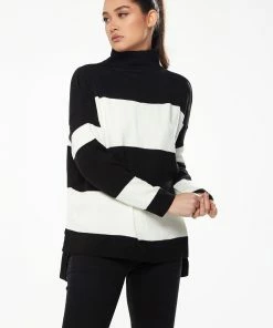 Liquorish Roll Neck Jumper in Black & White - Black/White